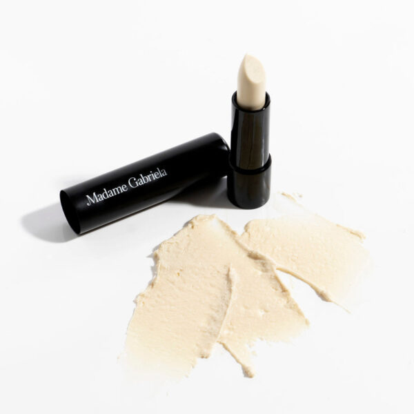 An award-winning satin lipstick that is powered by organic UMF 15+ Manuka honey, shea butter, and avocado to keep lips feeling moisturized and soothed.