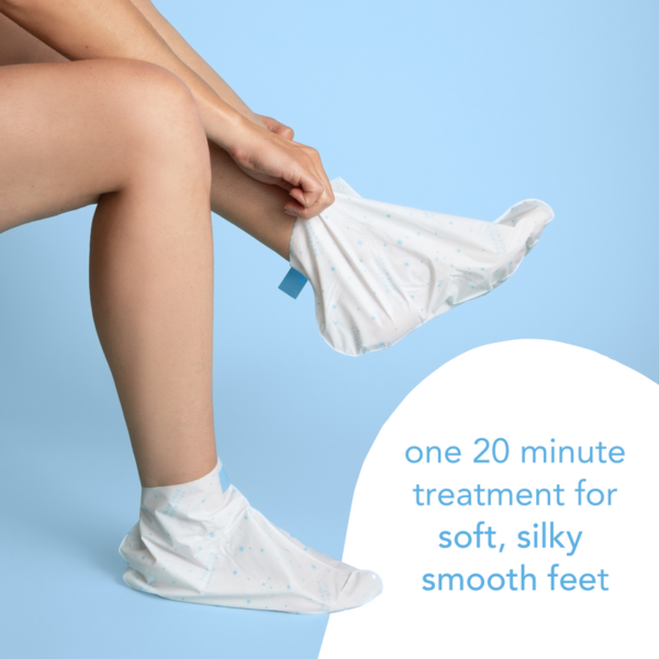 A deeply hydrating foot mask for soft, silky smooth feet.