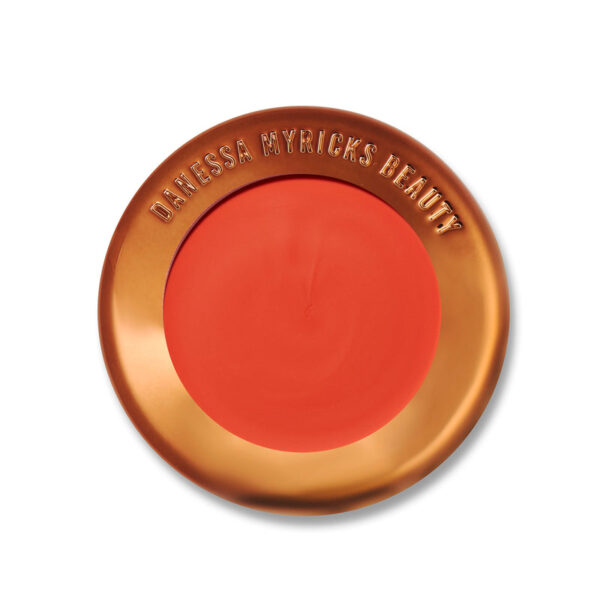 A buildable, soft matte formula that blurs and smooths cheek and lip with all day wear.