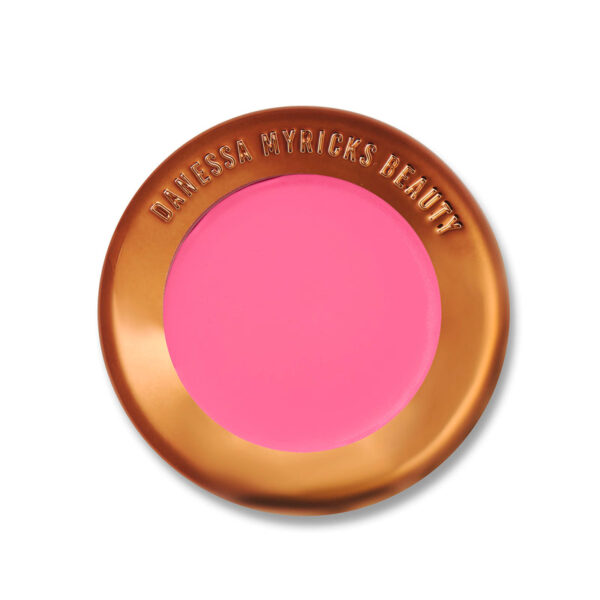 A buildable, soft matte formula that blurs and smooths cheek and lip with all day wear.