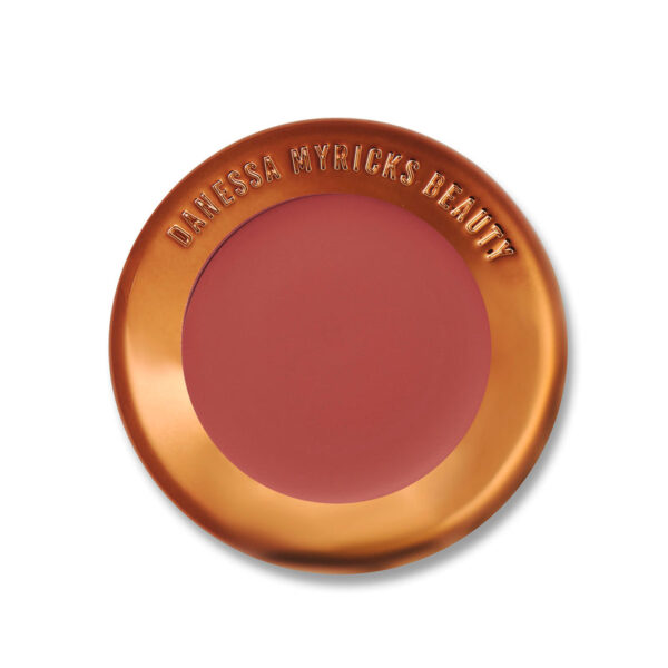 A buildable, soft matte formula that blurs and smooths cheek and lip with all day wear.