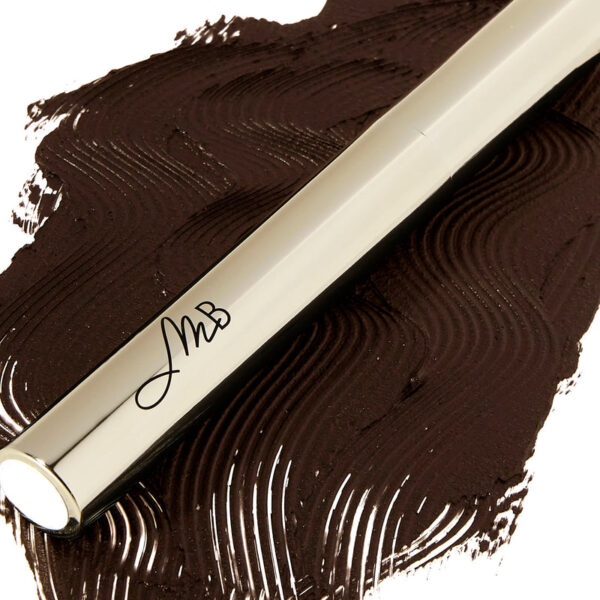 A lightweight vegan mascara that uses algae extract to thicken and lengthen lashes over time. Natural, buildable, comfortable wear.
