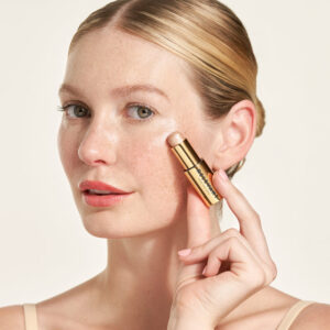 Highlight cheeks, neckline, eyelids, lips for a magical glossy shimmer.