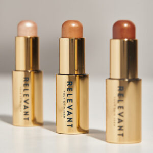 Highlight cheeks, neckline, eyelids, lips for a magical glossy shimmer.